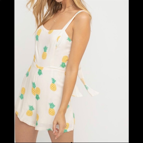 Pineapple Romper 🍍 - Picture 4 of 4